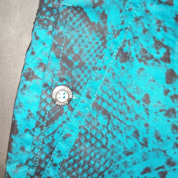 Men's "snakeskin" athletic Access golf shorts - Picture 2 of 4